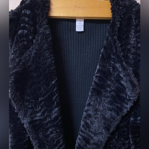Chico's Elegant Black Faux Fur Vest w/Sweater Back & Side Pockets - Picture 7 of 12